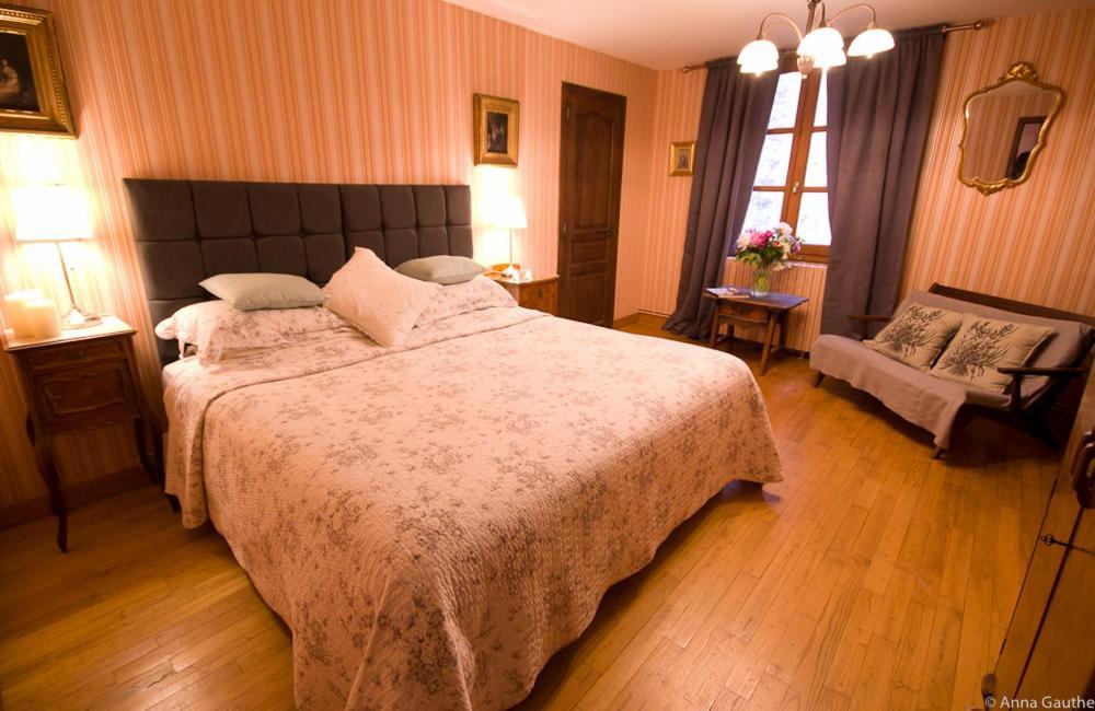 Le Cheval Blanc Bed and Breakfast Saint-Antonin Εξωτερικό φωτογραφία
